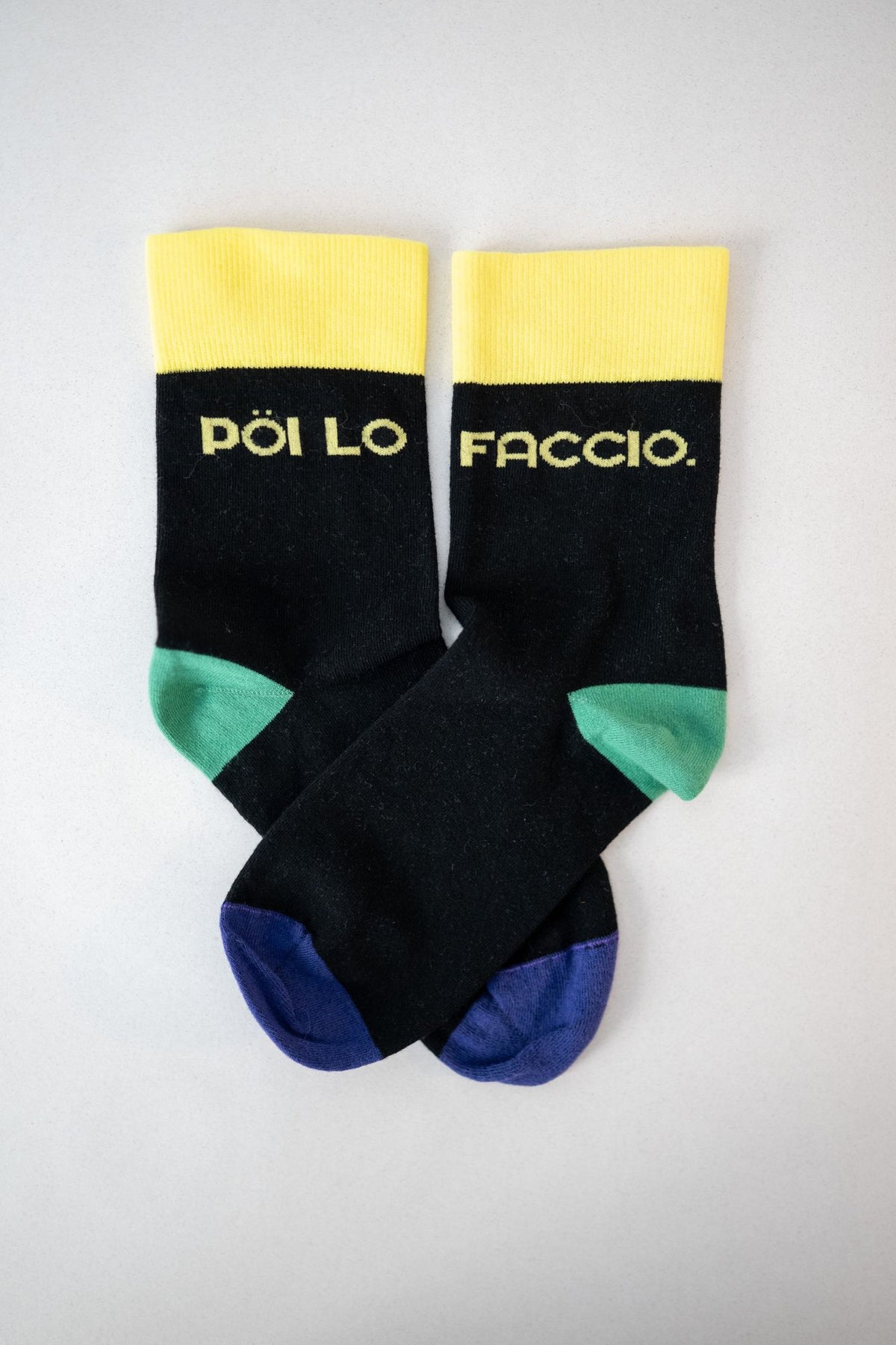 CALZE - PÖI LO FACCIO, PÖI MI DEPILO E PÖI CI VADO